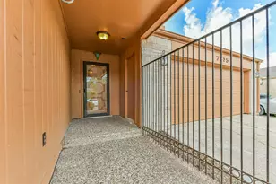 7815 Duffield Ln, Houston, TX 77071 - Photo 3