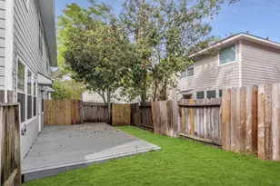 39 Camellia Grove Circle, The Woodlands, TX 77382 - Photo 5