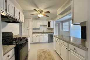 1112 Southampton Rd, Angleton, TX 77515 - Photo 13