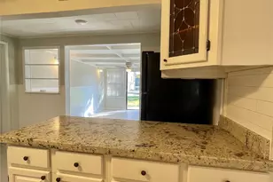 1112 Southampton Rd, Angleton, TX 77515 - Photo 15