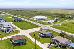 986 Tuna Dr, Crystal Beach, TX 77650 - Photo 29