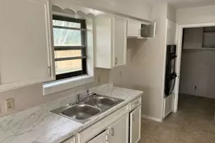 1200 Rugeley St, Bay City, TX 77414 - Photo 9