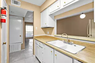 201 W Rosamond St, Houston, TX 77076 - Photo 9