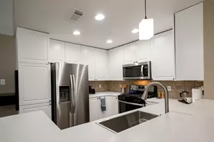 60 Woodlily Pl, The Woodlands, TX 77382 - Photo 11