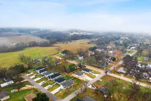 504 W 10th St, Hearne, TX 77859 - Photo 13