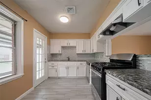 626 Shawnee St, Houston, TX 77034 - Photo 7