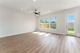 13438 Sun Cay Dr, Houston, TX 77047 - Photo 9