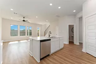 13438 Sun Cay Dr, Houston, TX 77047 - Photo 5