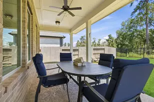 1042 Windy Creek Path, Conroe, TX 77304 - Photo 9