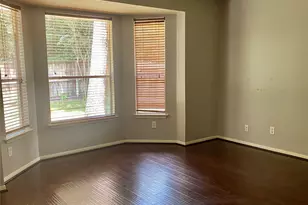 118 N Willow Point Cir, The Woodlands, TX 77382 - Photo 5