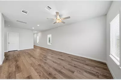 11409 Lucky Falls Drive, Houston, TX 77047 - Photo 9