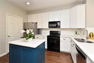 8814 Silent Willow Ln, Sugar Land, TX 77479 - Photo 11