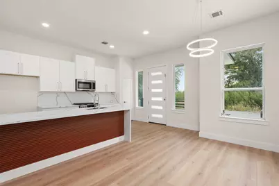 4728 Sunbeam Street, Houston, TX 77033 - Photo 9