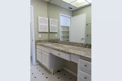 11711 Memorial Drive #133, Houston, TX 77024 - Photo 17