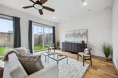8706 Strongoak Lane, Houston, TX 77055 - Photo 9