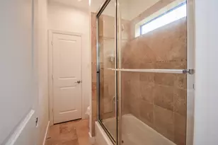 9410 Shady Ln Ct, Houston, TX 77063 - Photo 31