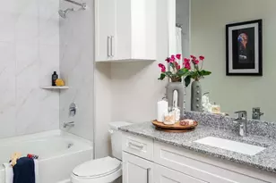 2425 Bell St, Houston, TX 77003 - Photo 9