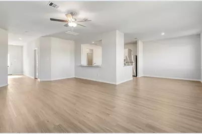 8135 Alpine Bearberry Drive, Houston, TX 77016 - Photo 3