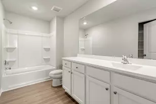 8135 Alpine Bearberry Dr, Houston, TX 77016 - Photo 9