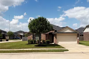 2022 Wellfleet Xing, Fresno, TX 77545 - Photo 3