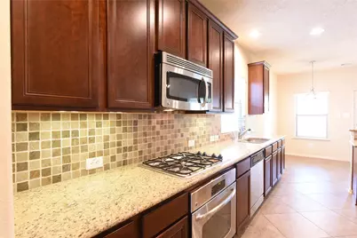 118 E Lasting Spring Circle, Spring, TX 77389 - Photo 9