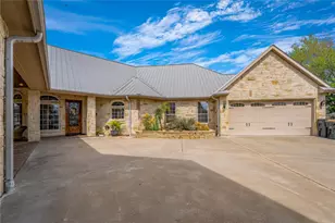 202 W North St, Weimar, TX 78962 - Photo 27