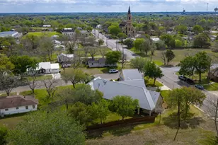 202 W North St, Weimar, TX 78962 - Photo 31