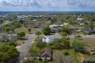 202 W North St, Weimar, TX 78962 - Photo 29
