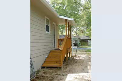 221 E Yell Street, Livingston, TX 77351 - Photo 5