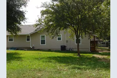 221 E Yell Street, Livingston, TX 77351 - Photo 3