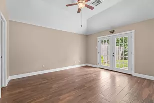 5010 Deer Point Dr, Spring, TX 77389 - Photo 9