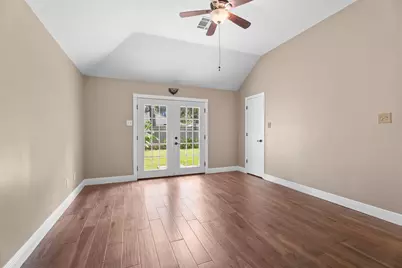 5010 Deer Point Drive, Spring, TX 77389 - Photo 9