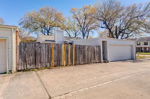 4800 Oak Hollow St, Baytown, TX 77521 - Photo 9