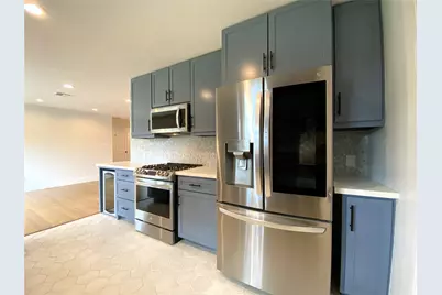 1818 Mill Creek Drive, Houston, TX 77008 - Photo 5