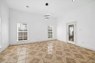 5027 Creekmont Dr, Houston, TX 77091 - Photo 5