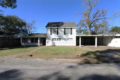 401 E 5th St, Sweeny, TX 77480 - Photo 1