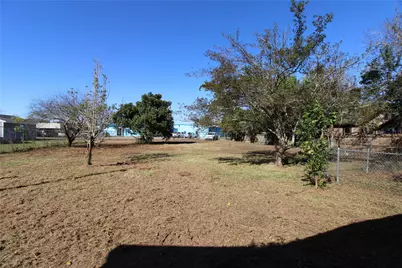 401 E 5th St, Sweeny, TX 77480 - Photo 7