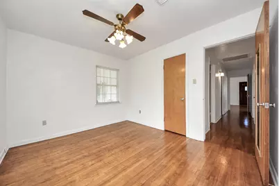 900 S Circle Drive, Baytown, TX 77520 - Photo 23