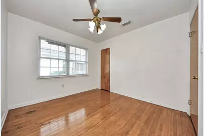 900 S Circle Drive, Baytown, TX 77520 - Photo 17