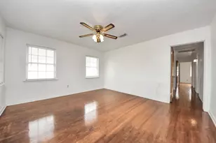 900 S Circle Dr, Baytown, TX 77520 - Photo 7