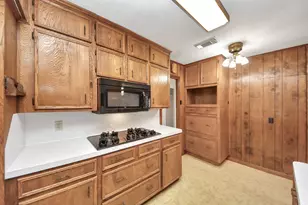 900 S Circle Dr, Baytown, TX 77520 - Photo 15