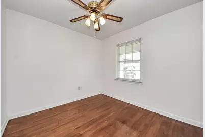 900 S Circle Drive, Baytown, TX 77520 - Photo 9