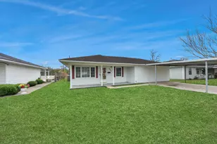 900 S Circle Dr, Baytown, TX 77520 - Photo 5
