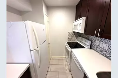 2750 Holly Hall Street #704, Houston, TX 77054 - Photo 9