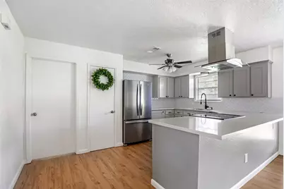 212 Normal Park Drive, Huntsville, TX 77320 - Photo 9