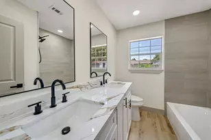 6638 Thornwall St, Houston, TX 77092 - Photo 7