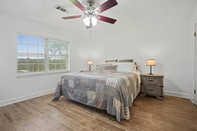 4318 Meadow Glenn Drive, Dickinson, TX 77539 - Photo 19