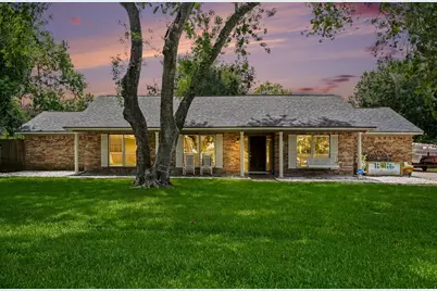 4318 Meadow Glenn Drive, Dickinson, TX 77539 - Photo 1