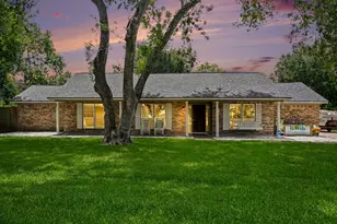 4318 Meadow Glenn Dr, Dickinson, TX 77539 - Photo 1