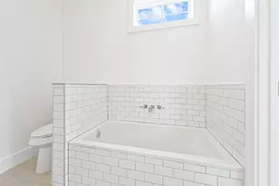 4602 Clay St, Houston, TX 77023 - Photo 9